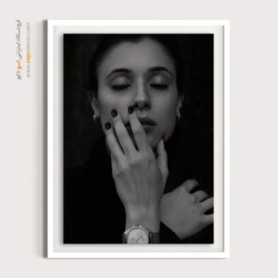 تابلو بوم پرتره زن جوان - لمس زمان – تابلو سیاه و سفید - اسپو دکور
