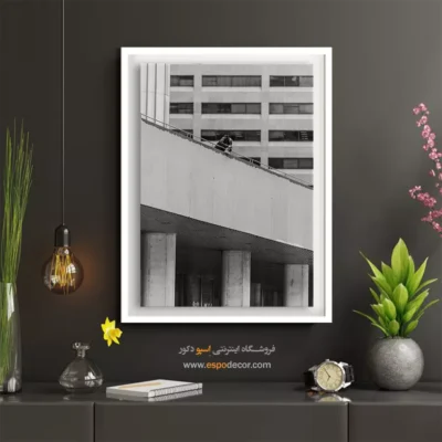 تابلو بتن و معماری - تنها روی پل – تابلو سیاه و سفید - اسپو دکور