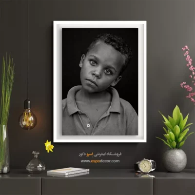 تابلو با حس آرامش و تفکر - چشمان معصوم – تابلو سیاه و سفید - اسپو دکور