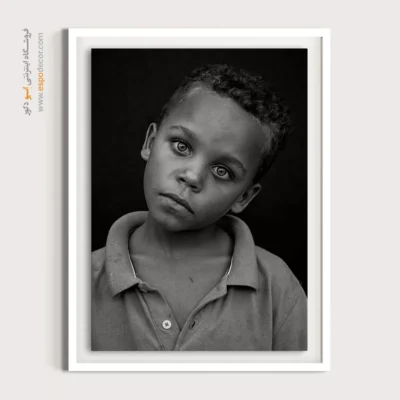 تابلو با حس آرامش و تفکر - چشمان معصوم – تابلو سیاه و سفید - اسپو دکور