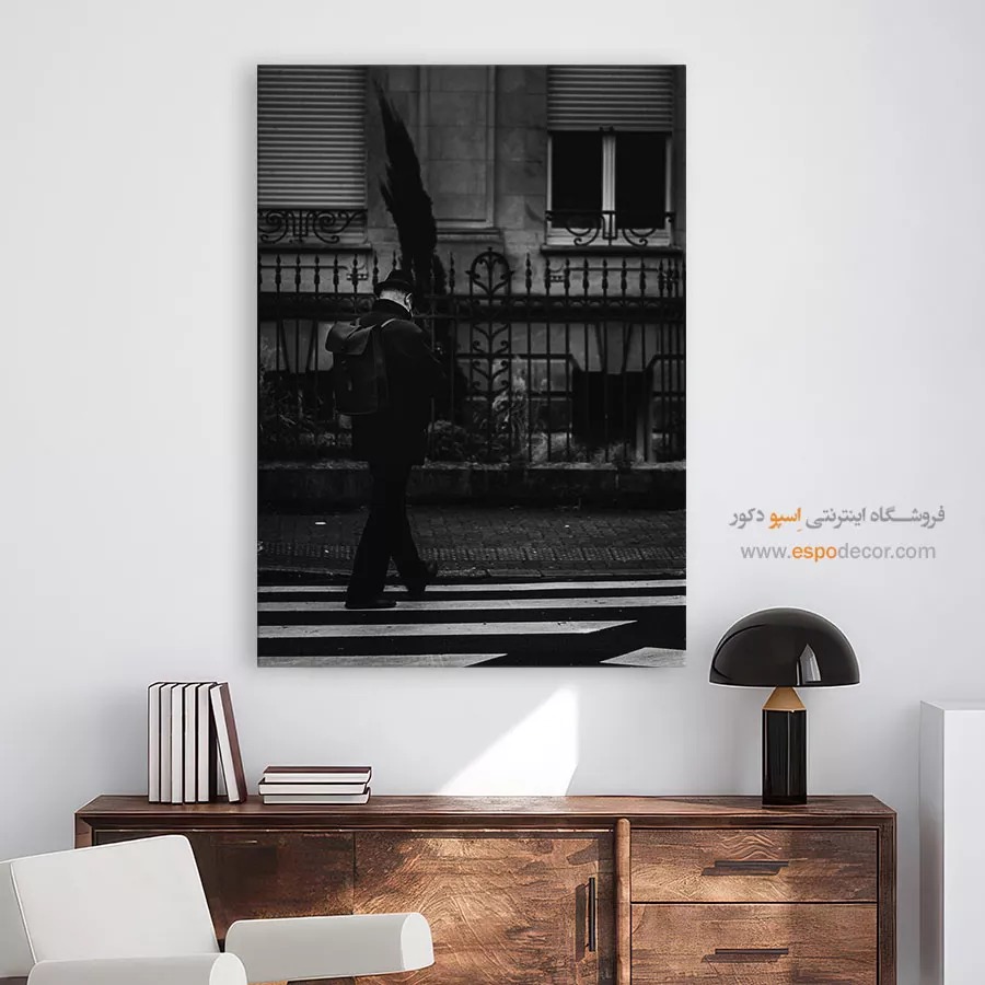 تابلو هنری معماری شهری - مسافر گمنام – تابلو سیاه و سفید - اسپو دکور