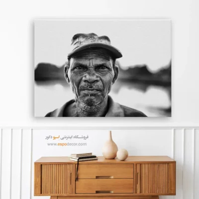 تابلو پرتره مرد مسن سیاه و سفید - چشم‌ها داستان می‌گویند – تابلو سیاه و سفید - اسپو دکور