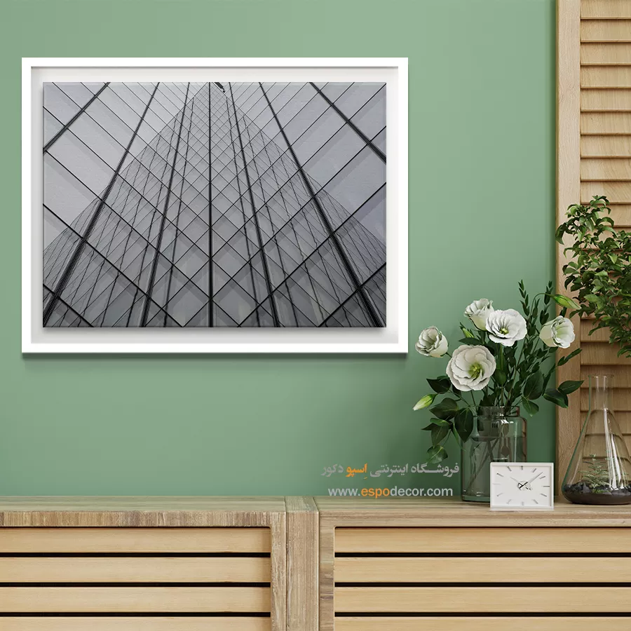 دکوراسیون دفتر کار مدرن - هرم شیشهای – تابلو سیاه و سفید - اسپو دکور