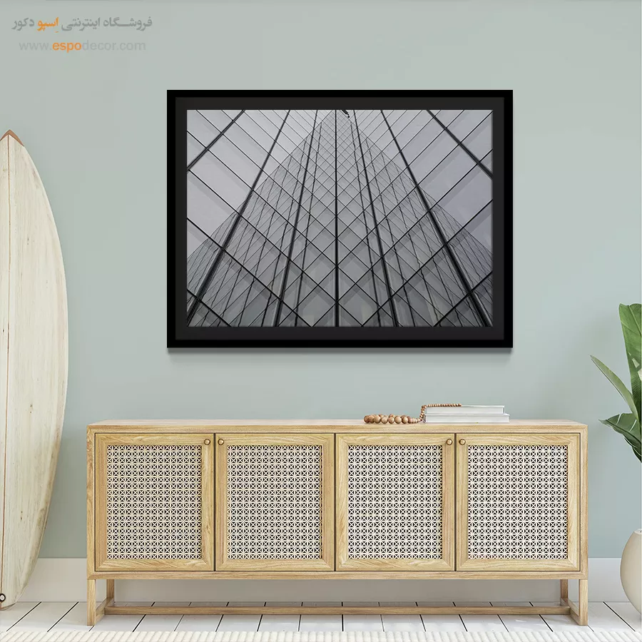 دکوراسیون دفتر کار مدرن - هرم شیشهای – تابلو سیاه و سفید - اسپو دکور