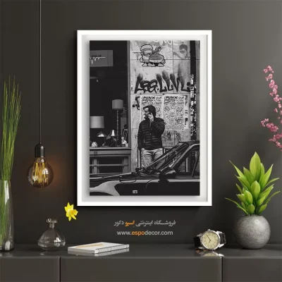 تابلو دیواری مینیمالیست - مرد تلفنی – تابلو سیاه و سفید - اسپو دکور