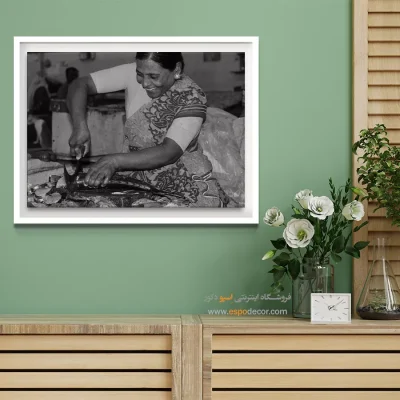 قیمت تابلو بوم سیاه و سفید جدید - لبخند ماهی‌فروش – تابلو سیاه و سفید - اسپو دکور