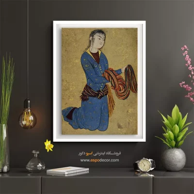 خرید تابلو نقاشی سنتی برای اتاق - جوان با دستاری رنگارگ در دست – تابلو نقاشی ایرانی - اسپو دکور
